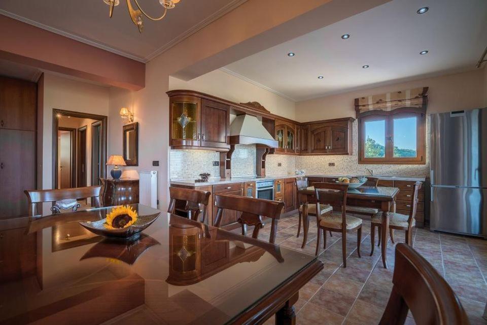 Villa Clairy 3-bedroom With Private Pool Mouzákion